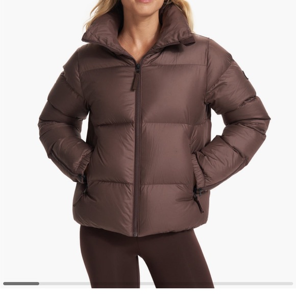 Vuori Hillside Down Jacket- NWT - Picture 2 of 4
